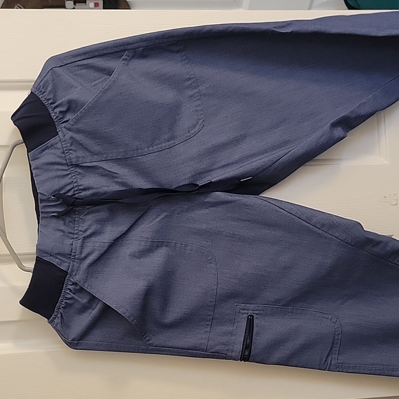 Scrub Set - Picture 4 of 7